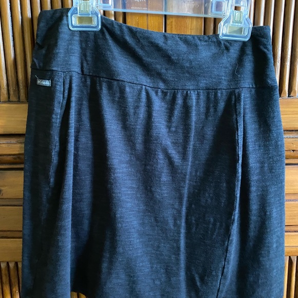 Columbia Women’s Knit Skirt - Picture 3 of 4